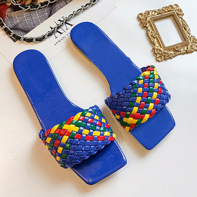 2021 High quality Woman Braided Slippers Manual Color Stitching Upper Charm Open-toe Flat Slippers