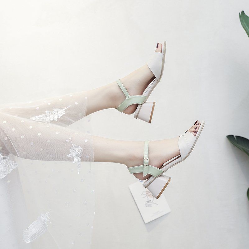 Large size women's shoes, one word buckle, thick heel sandals, female student mid-heel fairy shoes