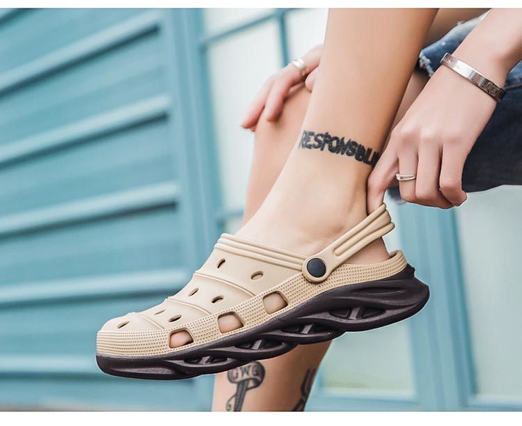 Men's thick-soled beach shoes Baotou sandals soft-soled breathable non-slip sandals and slippers