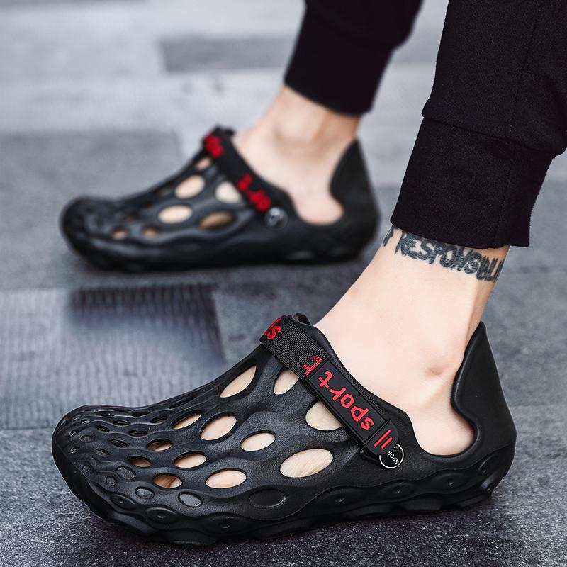 Men's tide slippers summer new coconut hole shoes Korean fashion men's beach sandals and slippers