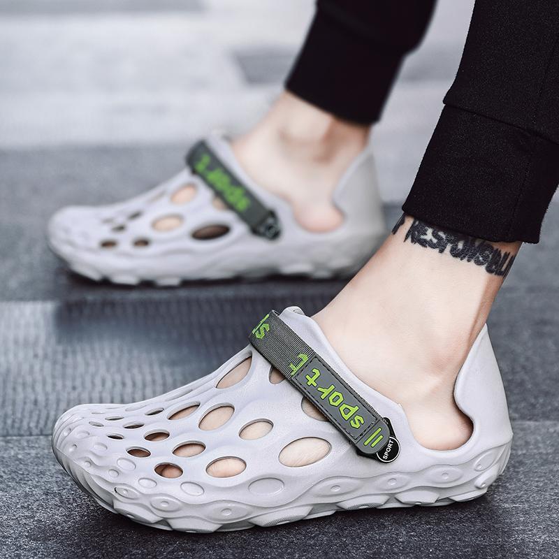 Men's tide slippers summer new coconut hole shoes Korean fashion men's beach sandals and slippers