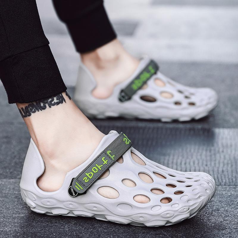 Men's tide slippers summer new coconut hole shoes Korean fashion men's beach sandals and slippers