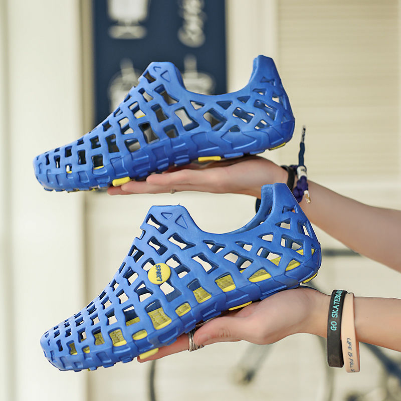 Non-slip hole shoes for men and women sandals and slippers Baotou sandals Korean trend beach shoes f