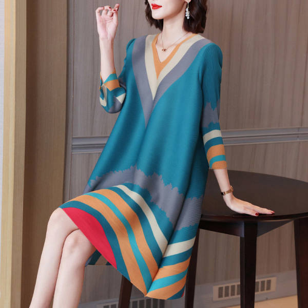 2024 spring and summer new positioning flower dress female loose fashion all-match three-quarter sleeve V-neck mid-length A-line skirt
