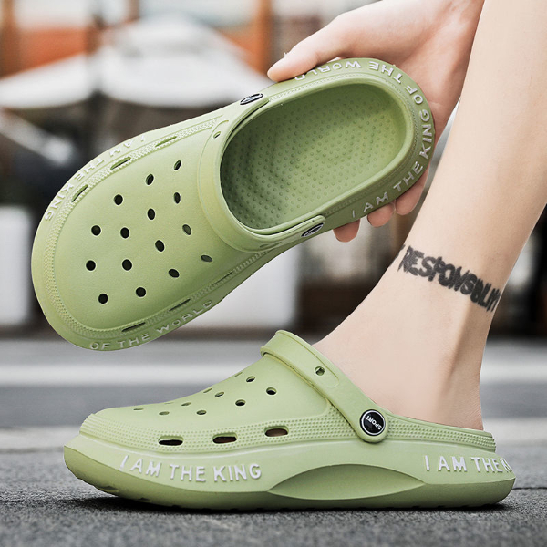 2022 summer new style hole shoes men's non-slip thick-soled sandals men's trend outer wear Baotou slippers deodorant