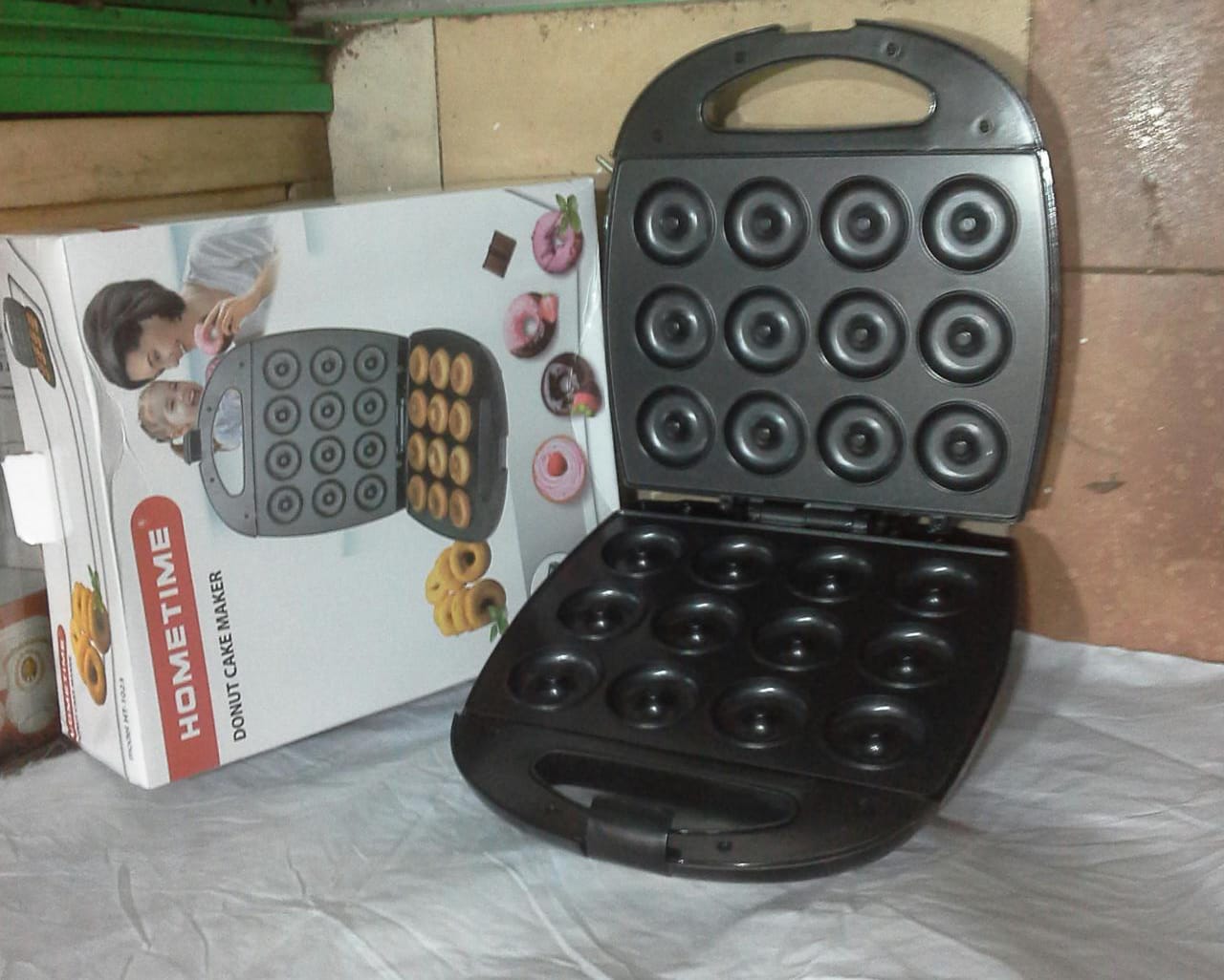 Durable 12 Slots Hometime Doughnut Maker