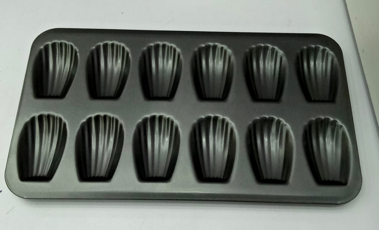 High quality Nonstic 12 slots cookies Baking Kitchen tins