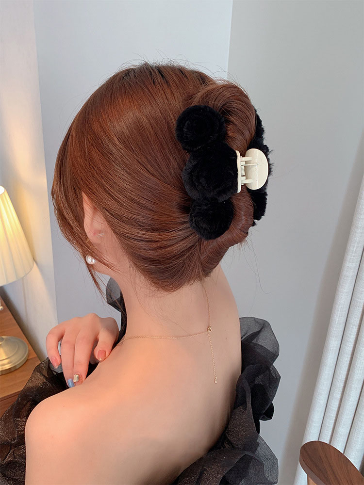Flowers Hair Clips Claw Retro Decorative Hair Clip Winter Plush Grab Clip For Women Fur Hairpins Hair Clips Accessories