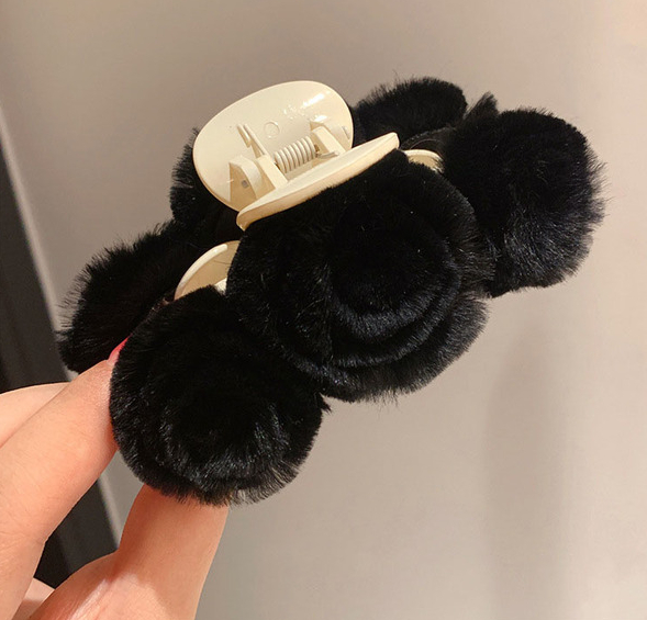 Flowers Hair Clips Claw Retro Decorative Hair Clip Winter Plush Grab Clip For Women Fur Hairpins Hair Clips Accessories