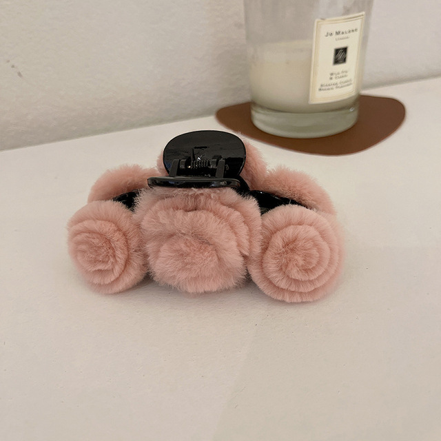 Flowers Hair Clips Claw Retro Decorative Hair Clip Winter Plush Grab Clip For Women Fur Hairpins Hair Clips Accessories