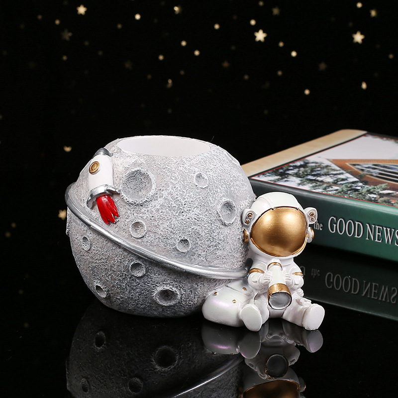 Astronaut Pen Insert Student Stationery Desktop Ornament Spaceman Pen Holder