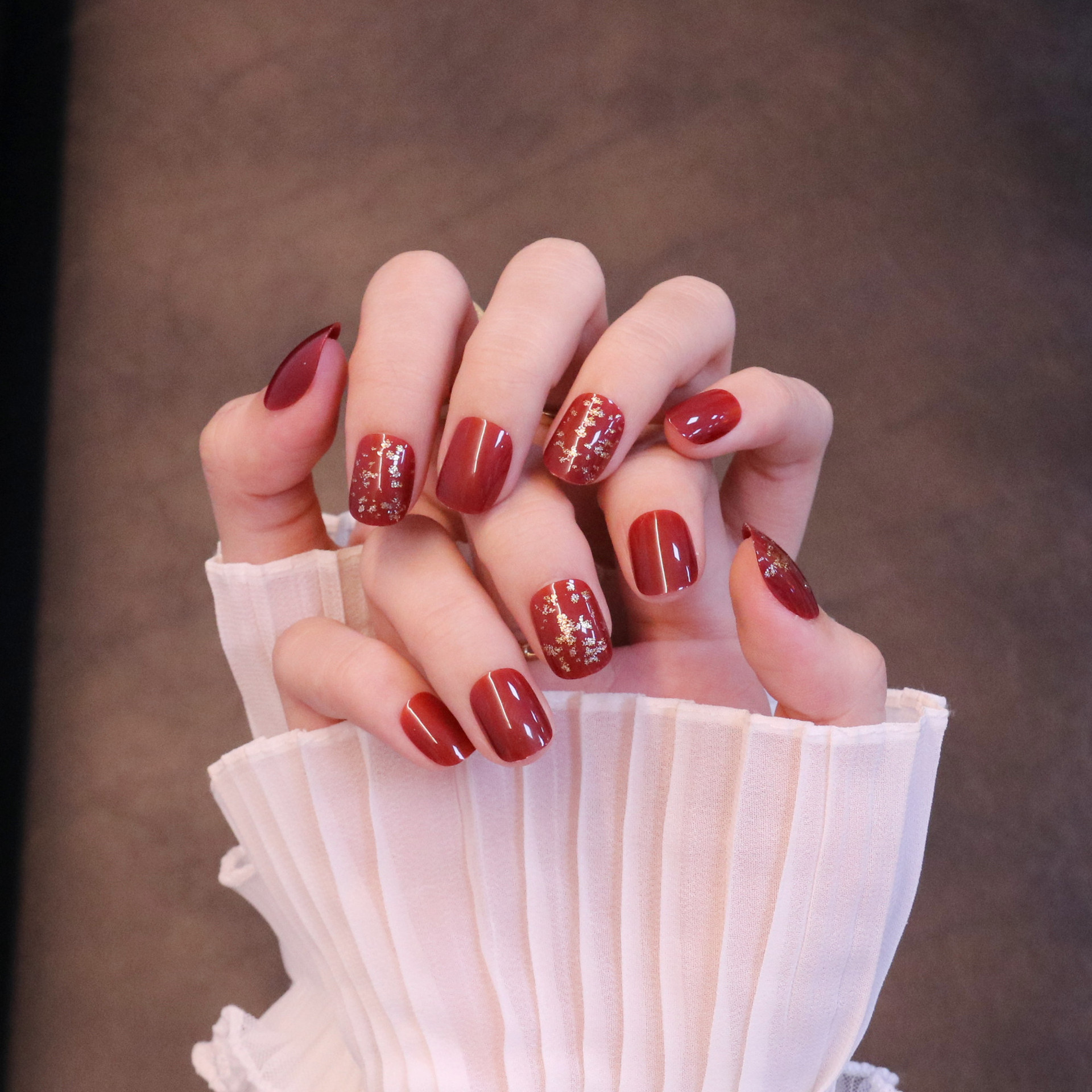 24pcs manicure patch finished nail piece short wine red gold foil fake nail patch removable