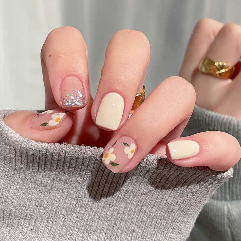 24PCS Cream Camellia Nail Art Fake Nail Nail Art Finished