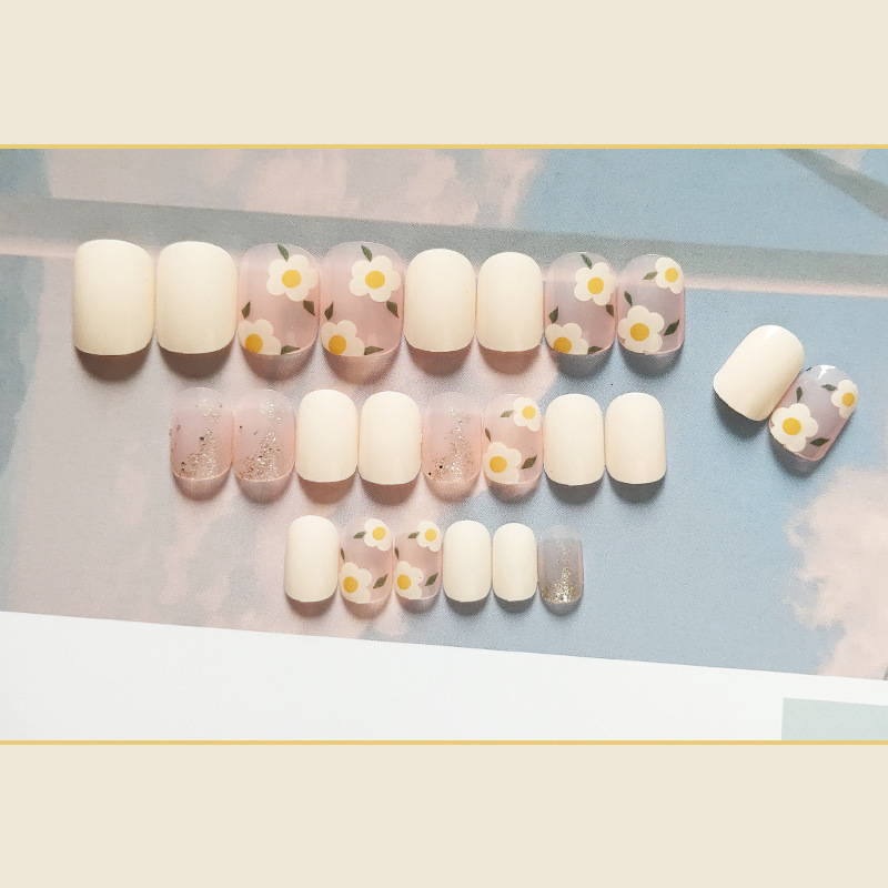 24PCS Cream Camellia Nail Art Fake Nail Nail Art Finished view 2