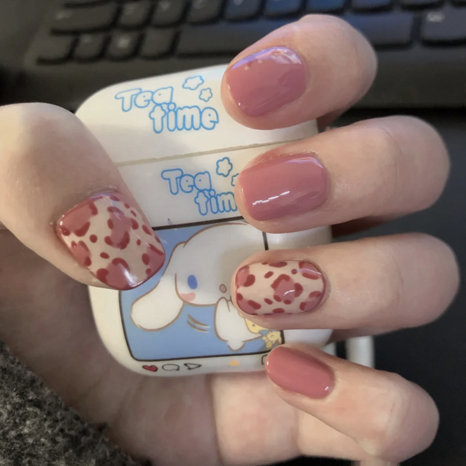 24PCS Candy Leopard Fake Nail Pieces Wearing Nail Stickers Finished Nail Stickers