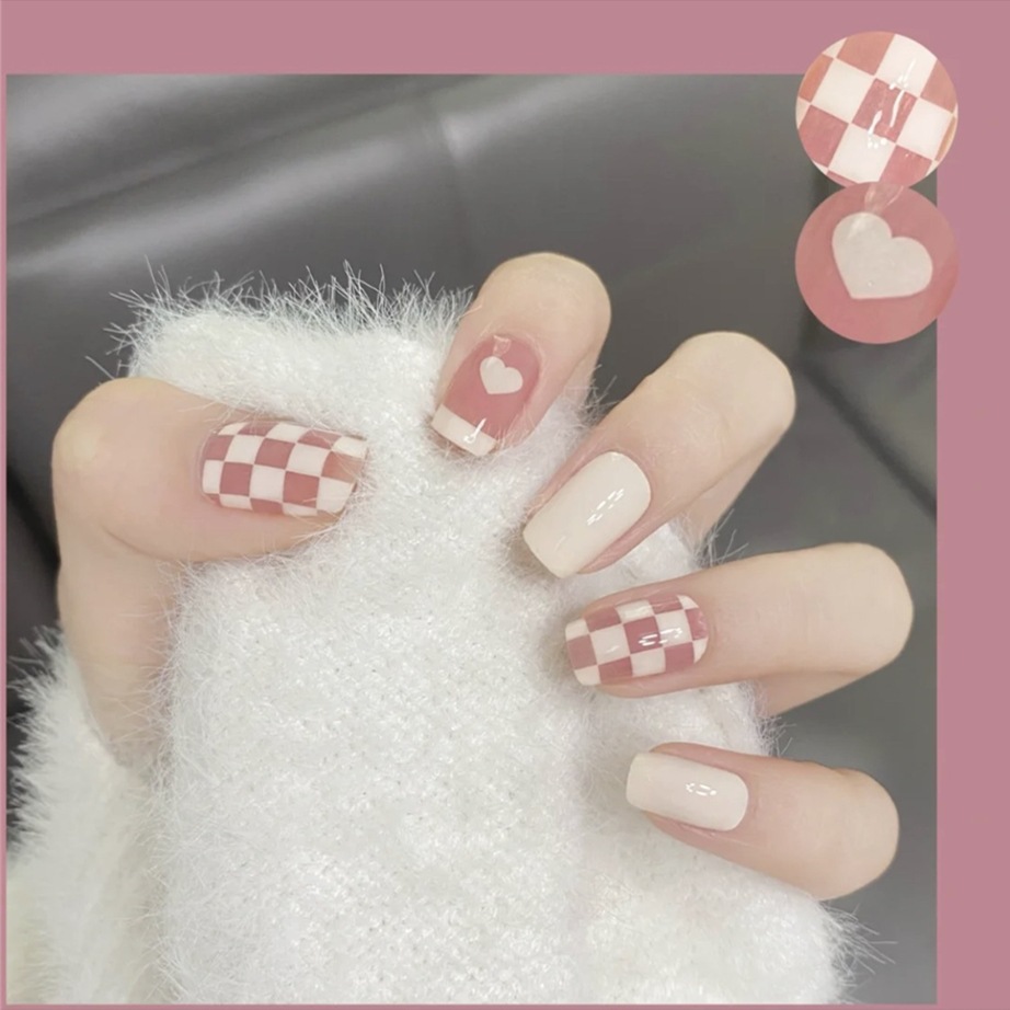 24PCS white heart chess piece fake nail piece wear nail sticker finished nail piece stick manicure