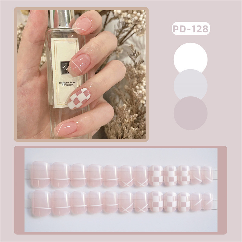 24PCS pink and white checkered fake nail piece wearing nail art finished product view 2