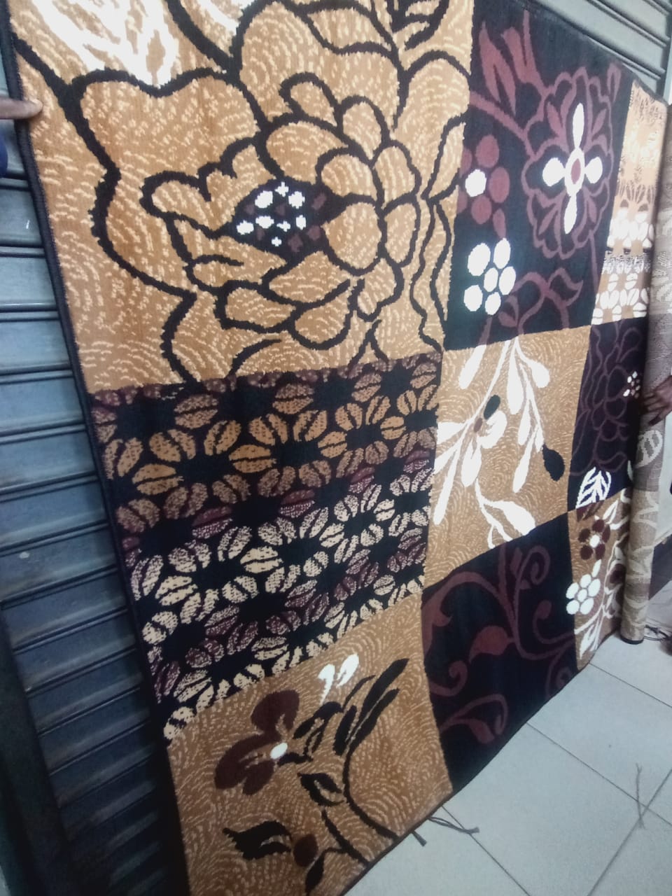High quality 6ft X 9ft Normal carpets.