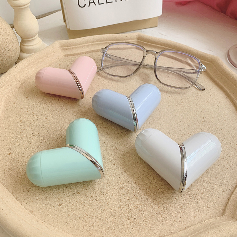 New Arrival Rotating Lipstick Style Contact Lens Case Temperament Noble Contact Lenses Box with Mirror Travel Mini Case