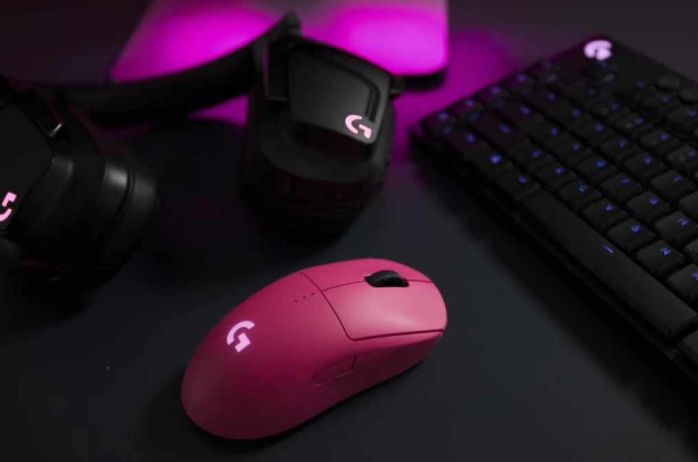 LOGITECH PINK G PRO WIRELESS LIMITED EDITION GAMING MOUSE