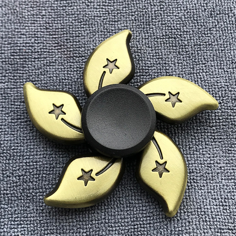 Brass Color Zinc Alloy Metal Hand Spinner Dice Bauhinia Rudder Exterior Smooth Finger Tri Spiner Gyro Toy For Kid