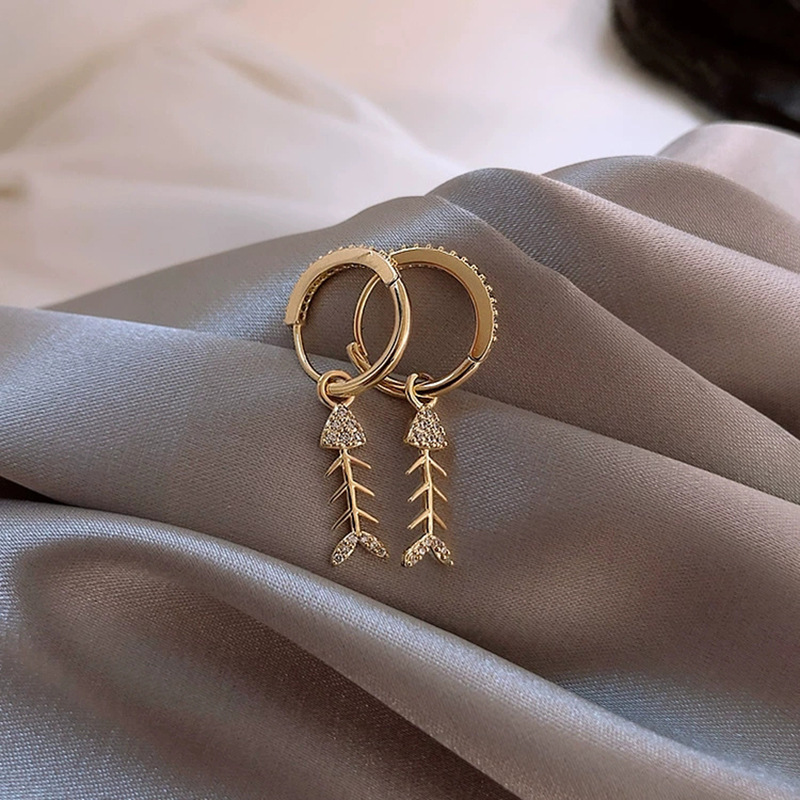micro-inlaid fish bone earrings Korean fashion wild earrings cute temperament earrings personality trendy female earrings