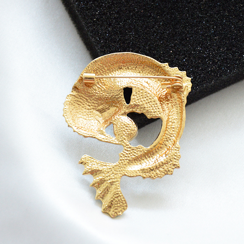 New Blue Fish Brooches Pins for Women Simulated-pearl Brooch Lady Party Accessories Brosche Collar Lapel Pin Female Brosh