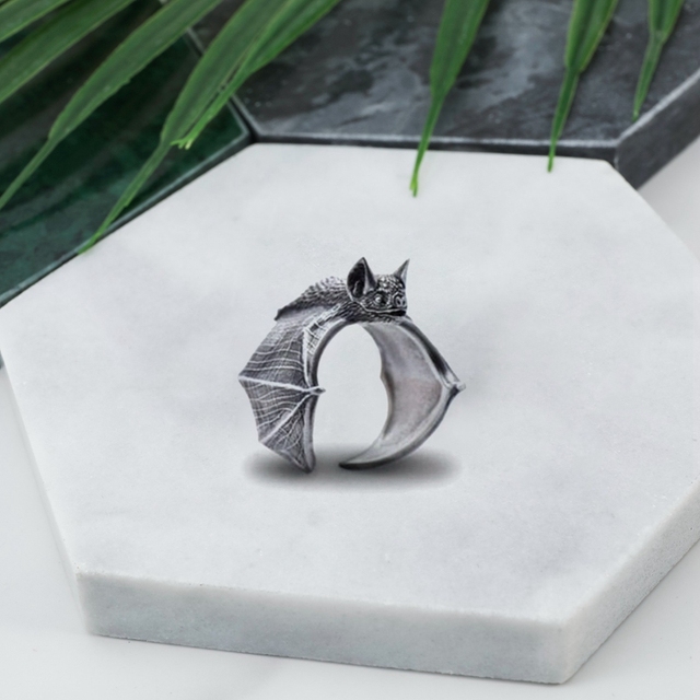 Vintage Punk Bat Finger Adjustable Opening Womens Rings For Female Men Bar Rings Bat Party Jewellery Gift Set