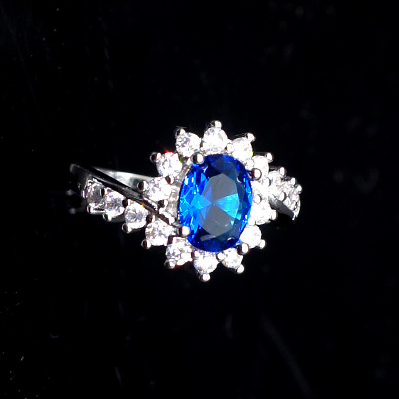 Rings for Women with Oval shape blue Sapphire gemstone woman  Luxury Fine Jewelry
