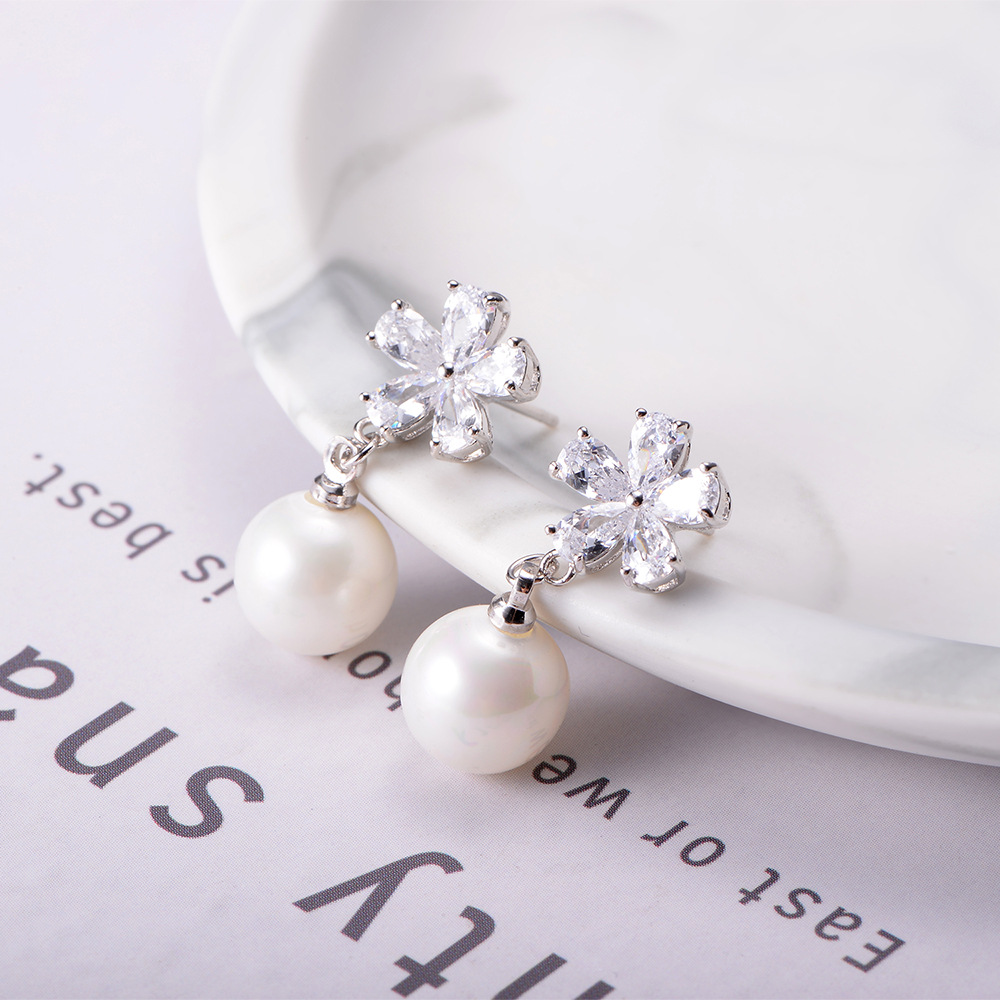 Petal Pearl Earrings Cubic Zirconia Stud Earrings for Women Imitation Pearl Snow Flower Bridal Girl Jewelry