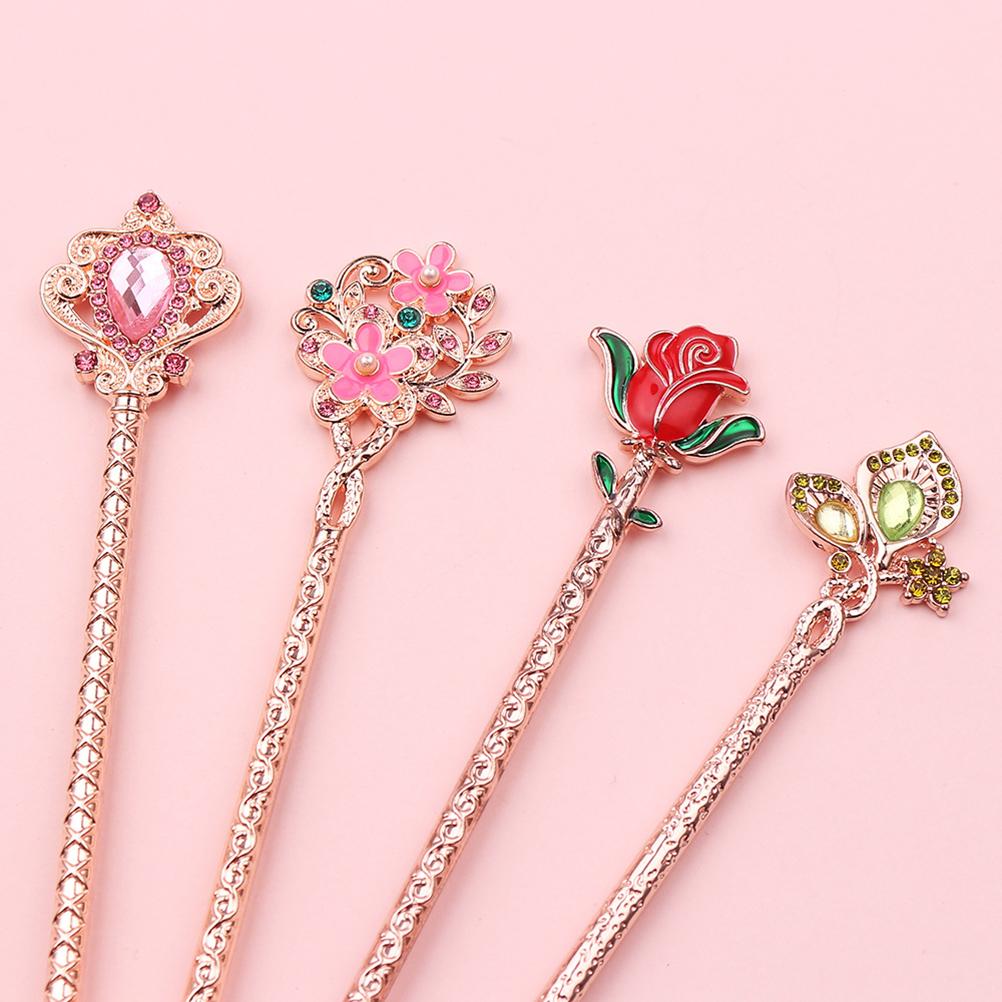 4PCS Makeup Brush Set Rose Makeup Brushes Set Portable Convenient Eye Shadow Blush Brush for Friends Family