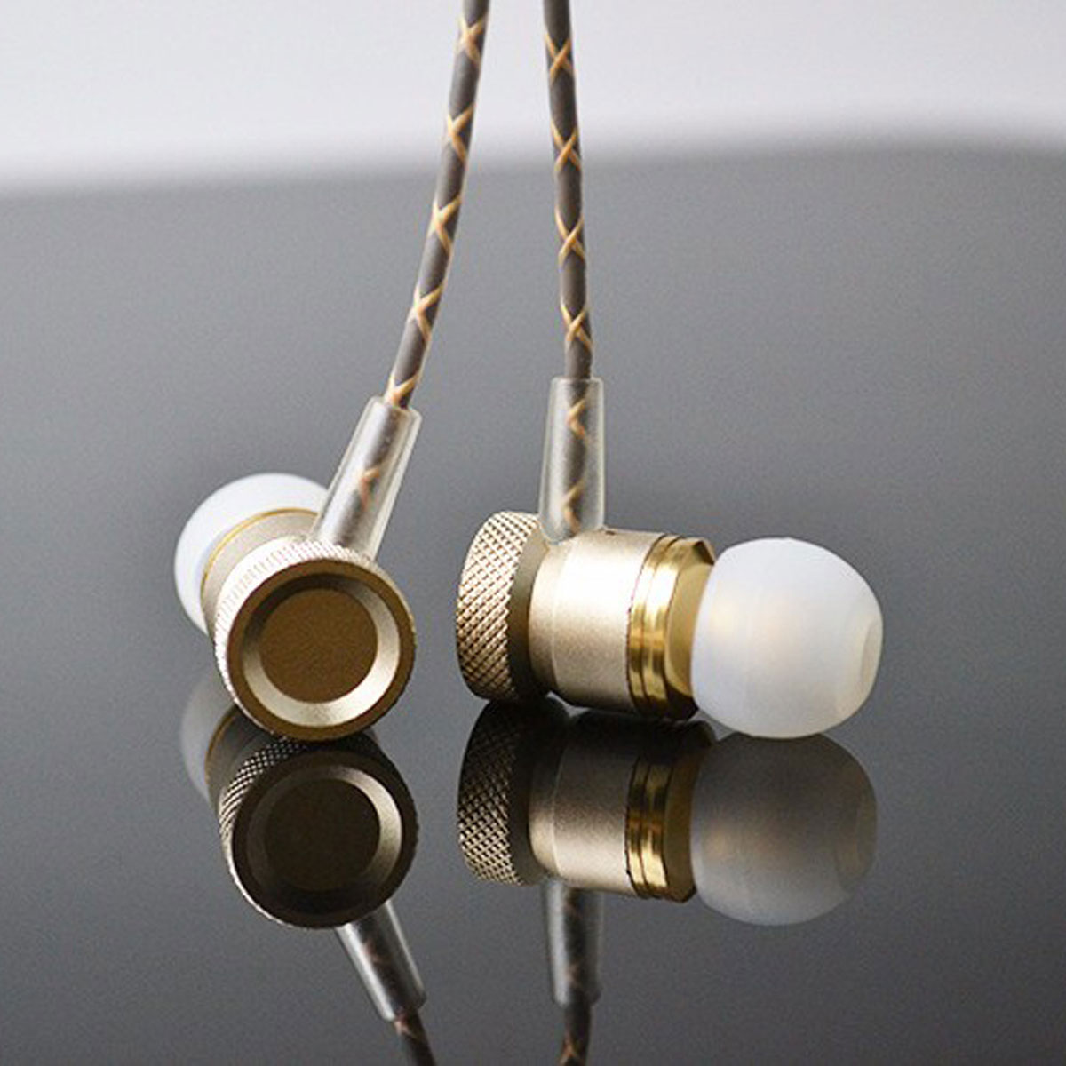New Stereo Sport in-ear Headphone Earphone W/Mic