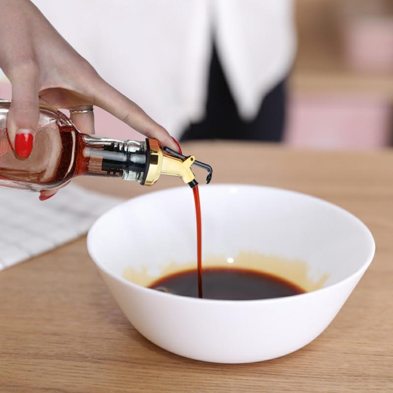 Liquor Dispenser Olive Oil Sprayer ABS Lock Wine Pourers Wine Stopper Leak-proof Nozzle Kitchen Tools Bar Accessories