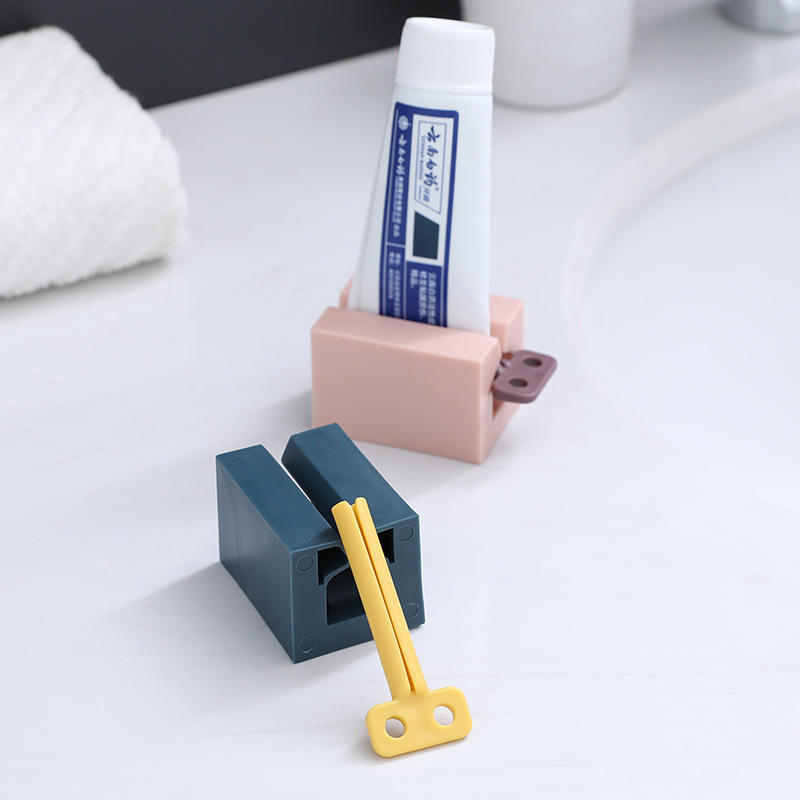 Home Plastic Toothpaste Tube Squeezer Easy Dispenser Rolling Holder Bathroom Supply Tooth Cleaning Accessories Home
