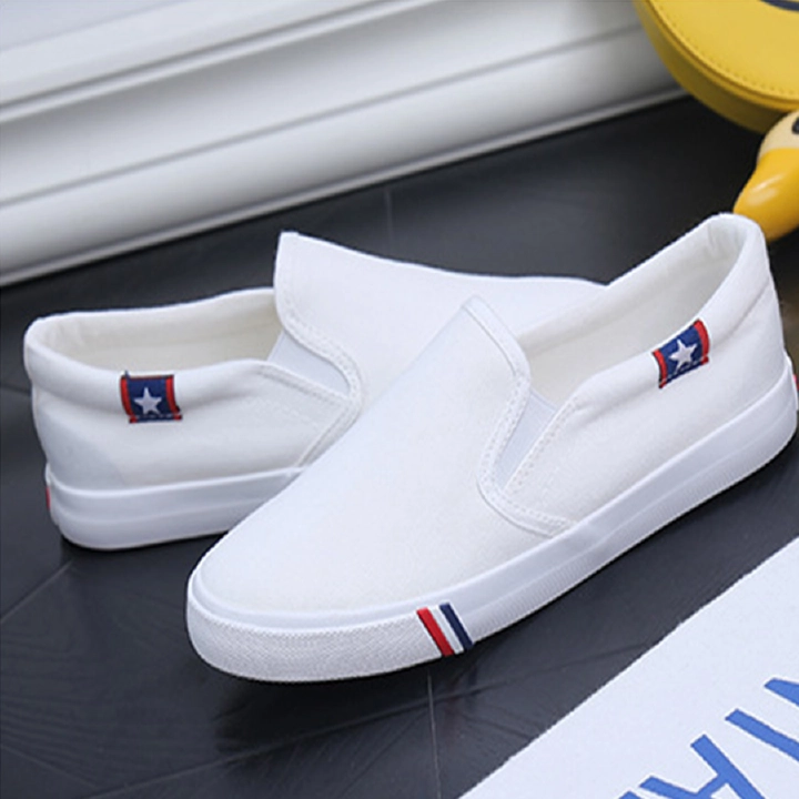 Couple Models Of Small White Men's Oversized Canvas Casual Sports Shoes