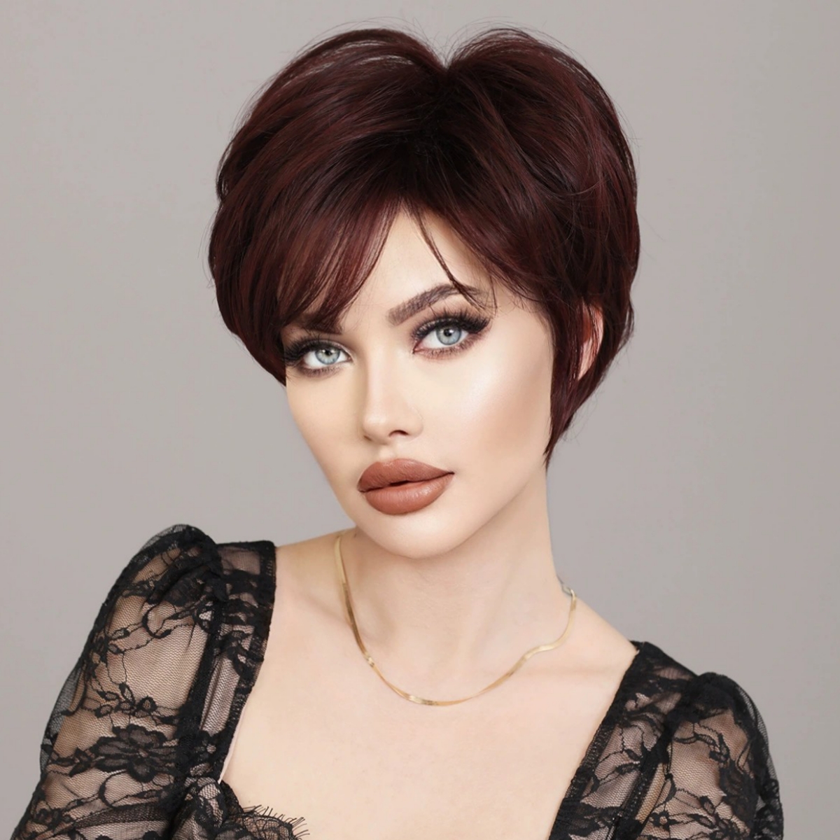 Pixie Blonde Wigs for Women Blonde Brown PixieCut Wig for White Women Layered SyntheticOmbre Blonde Hair Wig Machine Made